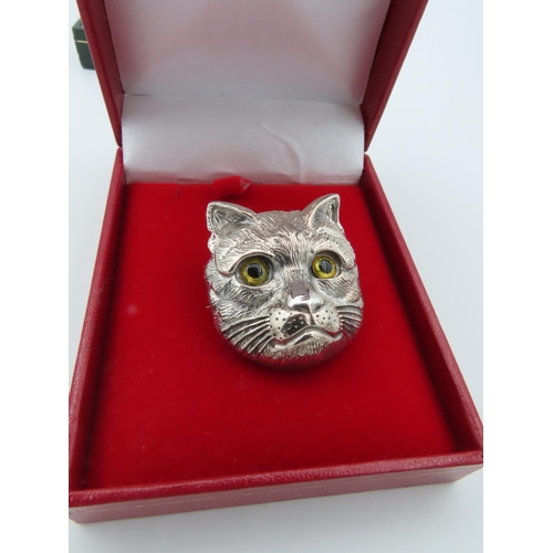 697 - Silver Cat Motif Brooch with Gemset Eyes