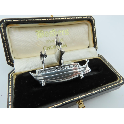 698 - Neat Form Solid Silver Boat Figure