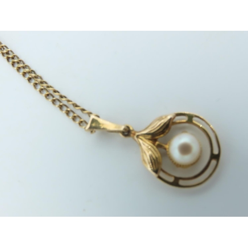 708 - 9 Carat Gold Pearl Mounted Pendant Necklace Mounted on Yellow Gold with 9 Carat Gold Necklace