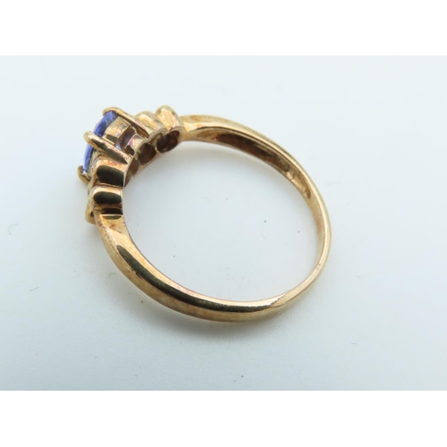 721 - Sapphire Ladies Centre Stone Ring Mounted on 9 Carat Gold Size N