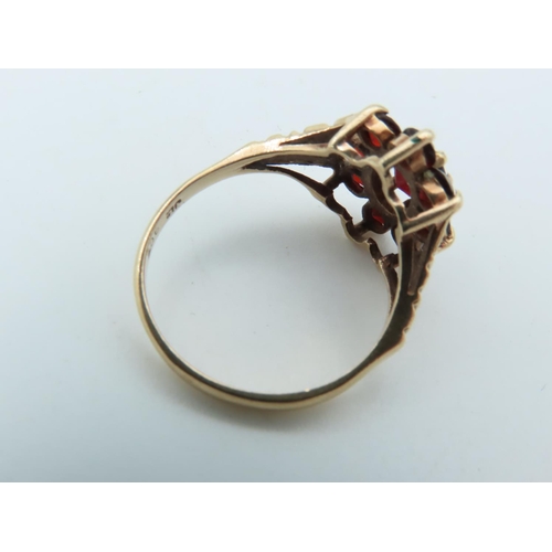 762 - 9 Carat Yellow Gold Mounted Ladies Cluster Ring Size M