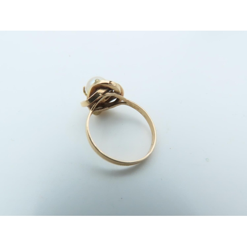 768 - 9 Carat Gold Mounted Ladies Pearl Ring Of Attractive Colour