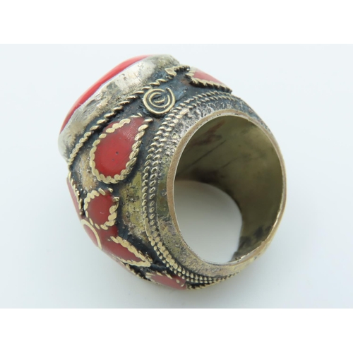 778 - Vintage Mexican Ladies Cabochon Cut Decorated Ring