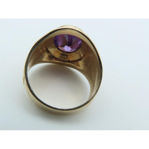 792 - Gentleman's 9 Carat Gold Mounted Amethyst College Ring Size T