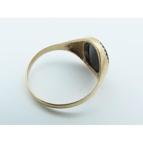 793 - Gents Onyx Oval Set 9 Carat Gold Signet Ring Size U