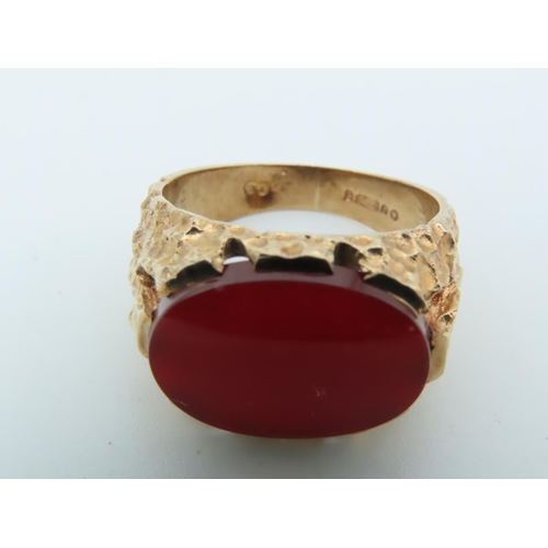 795 - Vintage 9 Carat Gold Mounted Oval Cut Cornelian Ring Size P and a Half Good Weight