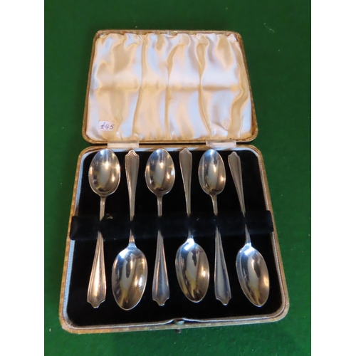 797 - Set of Six Solid Silver Teaspoons contained within Presentation Case