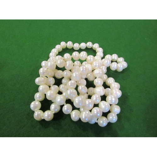 802 - Ladies Pearl Necklace of Good Length Attractive Bright Lustre