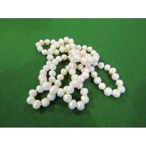 802 - Ladies Pearl Necklace of Good Length Attractive Bright Lustre