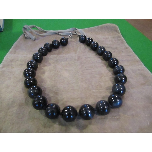 812 - Carved Agate Ladies Bead Necklace