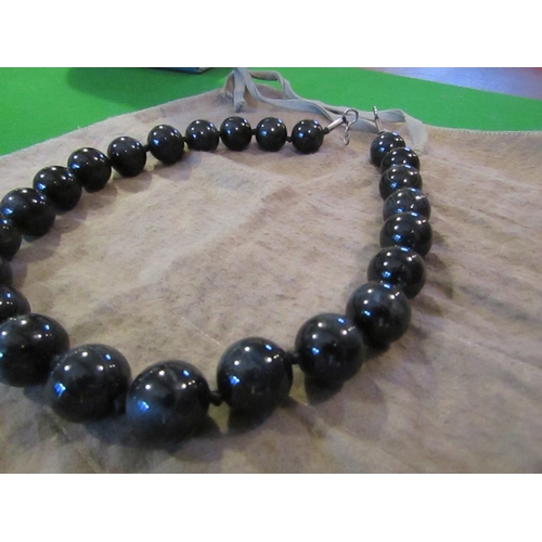 812 - Carved Agate Ladies Bead Necklace