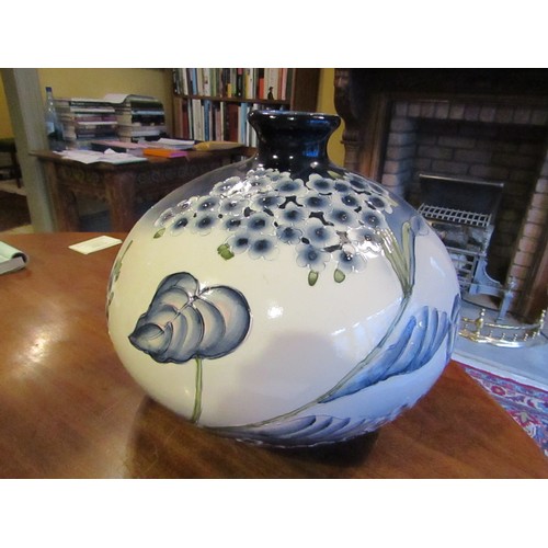 820 - Fine Porcelain Vase of Globe Form with Decorated Floral Motifs Good Original Condition Approximately... 