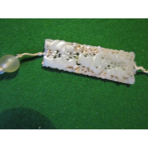 486 - Carved Jade Table Form Ladies Bead Necklace Vintage