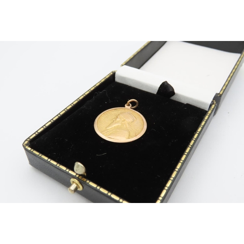 528 - 18 Carat Yellow Gold Middle Eastern Pendant with Bearded Profile Gentleman