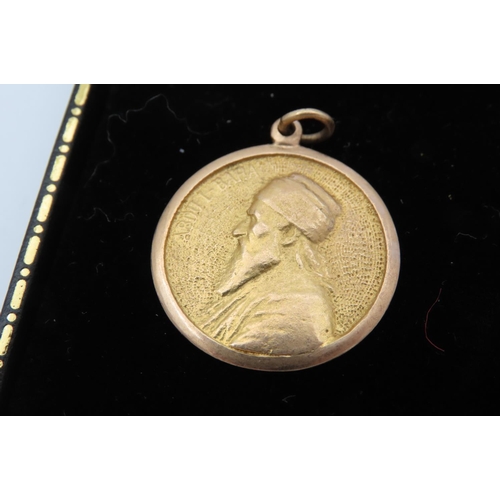 528 - 18 Carat Yellow Gold Middle Eastern Pendant with Bearded Profile Gentleman