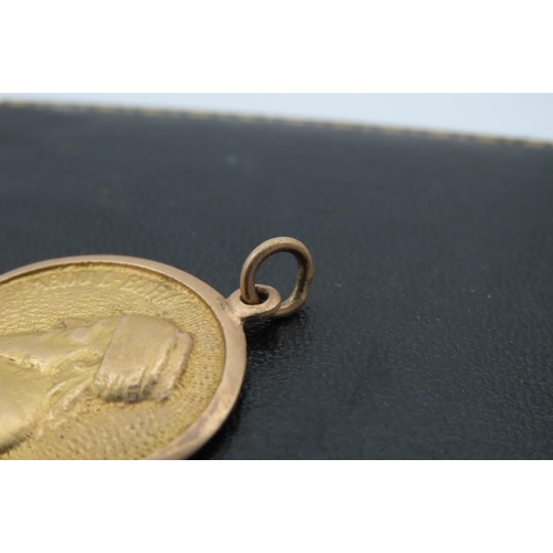 528 - 18 Carat Yellow Gold Middle Eastern Pendant with Bearded Profile Gentleman
