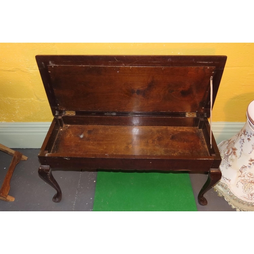 1012 - Tapestry Inset Lift Up Window Bench Approximately 4ft Wide Queen Anne Supports Mahogany Framed