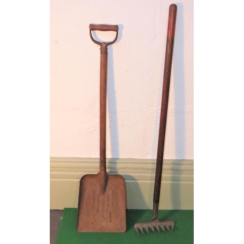 1017 - Old Rustic Spade and Fork