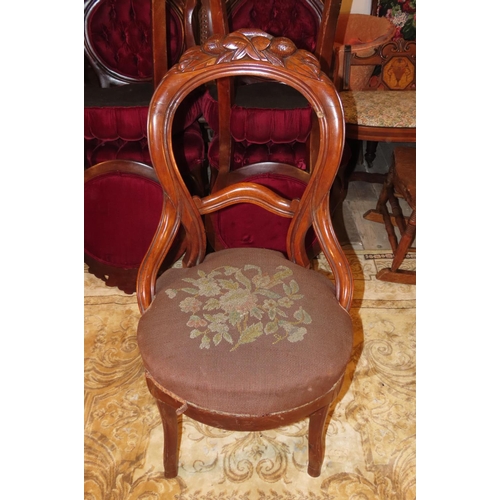 1125 - Pair of Victorian Mahogany Side Chairs with Tapestry Inset Upholstery