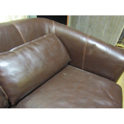 83 - Modern Italian Leather Two Seater Settee Good Original Condition Approximately 5ft Wide