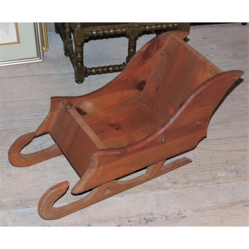 870 - Childs Wooden Sleigh