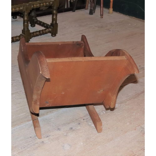 870 - Childs Wooden Sleigh