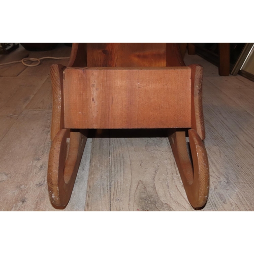 870 - Childs Wooden Sleigh