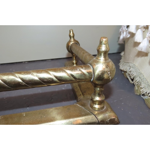 897 - Edwardian Brass Rail Form Fender to Fit 4ft Hearth