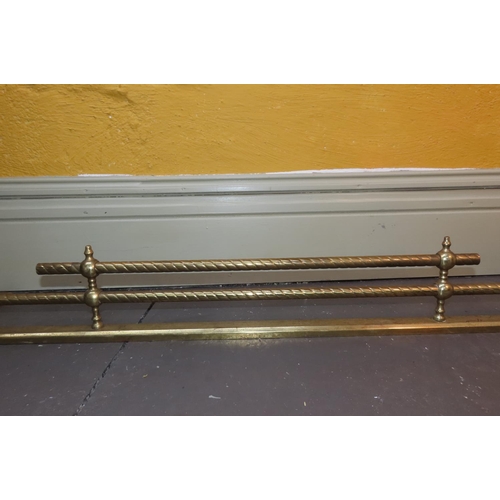 897 - Edwardian Brass Rail Form Fender to Fit 4ft Hearth