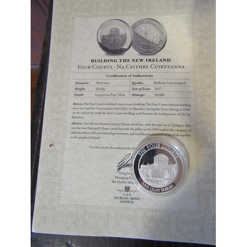 961 - The Four Courts Limited Edition Commemorative Coin Encapsulated with Certificate of Authenticity Min... 