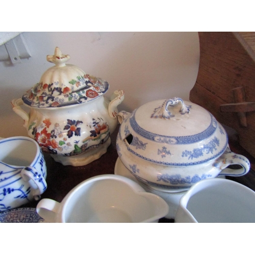 101 - Collection of Various Porcelain Items etc Quantity As Photographed