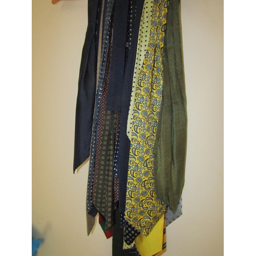 134 - Quantity of Various Gentleman's Silk Ties