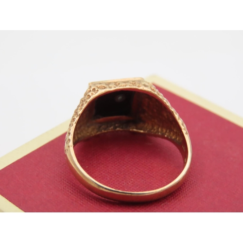 130 - 9 Carat Yellow Gold Ring Set with Onyx Ring Size R