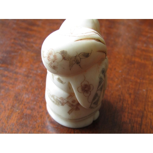 140 - Two Carved Oriental Netsuke Each Approximately 5cm High