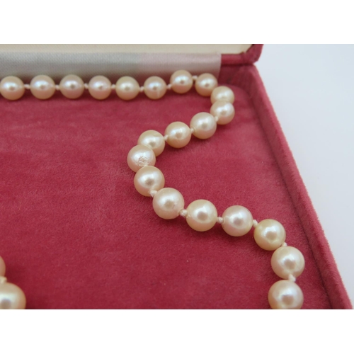 19 - Ladies Pearl Necklace with 9 Carat Gold Clasp