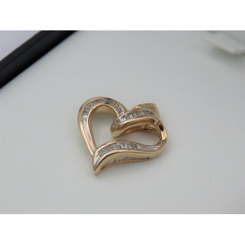 213 - 18 Carat Yellow Gold Heart Motif Ladies Diamond Decorated Necklace Pendant Attractive Colour