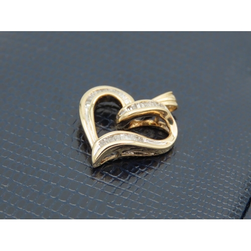 213 - 18 Carat Yellow Gold Heart Motif Ladies Diamond Decorated Necklace Pendant Attractive Colour