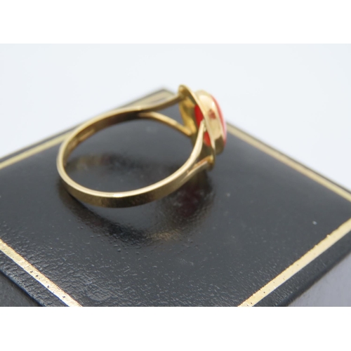 387 - 18 Carat Yellow Gold Coral Ring Size R