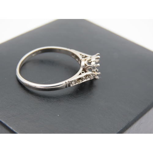 400 - Antique Platinum Ring Shank No Centre Stone Present Weight 2.7g Ring Size O and a Half