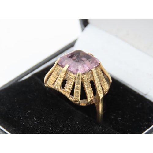 418 - 14 Carat Gold Amethyst Set Modernist Form Ladies Dress Ring Attractively Detailed Ring Size L
Please... 