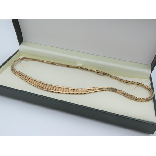 71 - 9 Carat Yellow Gold Ladies Necklace Attractively Detailed Weight Approximately 31g