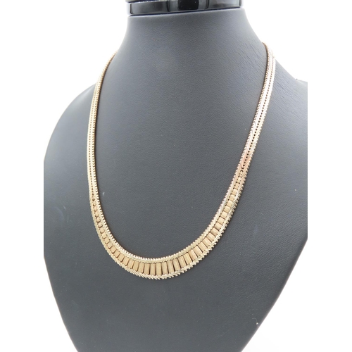 71 - 9 Carat Yellow Gold Ladies Necklace Attractively Detailed Weight Approximately 31g