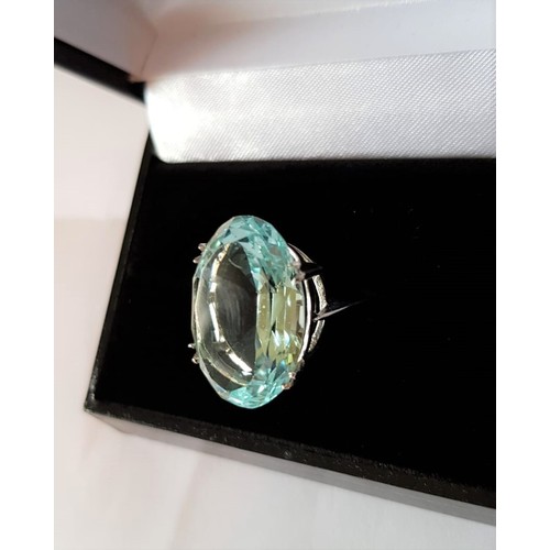 521 - Oval Cut Aquamarine Ladies Ring Circa 1960 in Fine Claw Setting Mounted on 9 Carat White Gold Band R... 