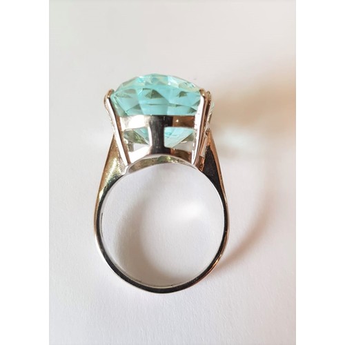 521 - Oval Cut Aquamarine Ladies Ring Circa 1960 in Fine Claw Setting Mounted on 9 Carat White Gold Band R... 