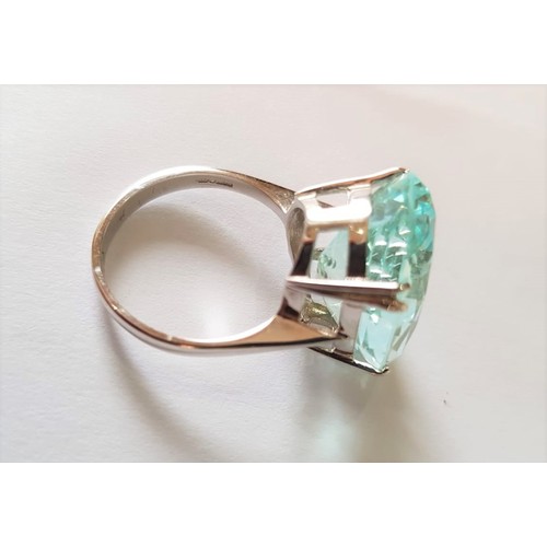 521 - Oval Cut Aquamarine Ladies Ring Circa 1960 in Fine Claw Setting Mounted on 9 Carat White Gold Band R... 