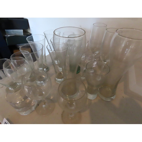 1135 - Quantity of Glass Kitchen Wear Contained in Box Including Pair of Champagne Flutes