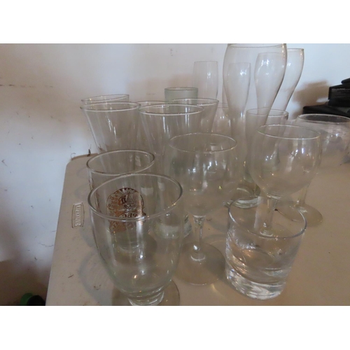 1135 - Quantity of Glass Kitchen Wear Contained in Box Including Pair of Champagne Flutes