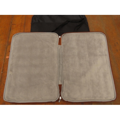 1230 - as New ProCase Laptop Case Outer Bag and Inner Case Lined with Velvet 17 Inches Wide