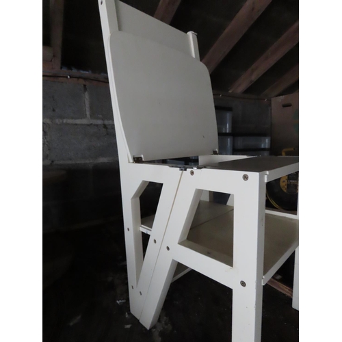 1283 - Metamorphic Step Chair