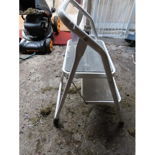 1295 - Small Two Step Folding Ladder